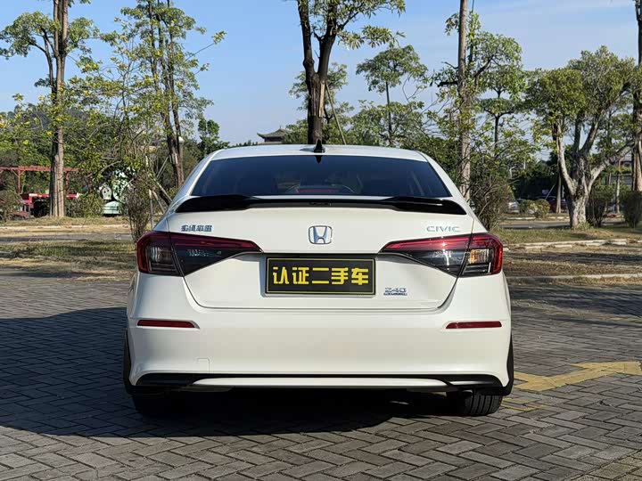 Фото 13 - Honda Civic