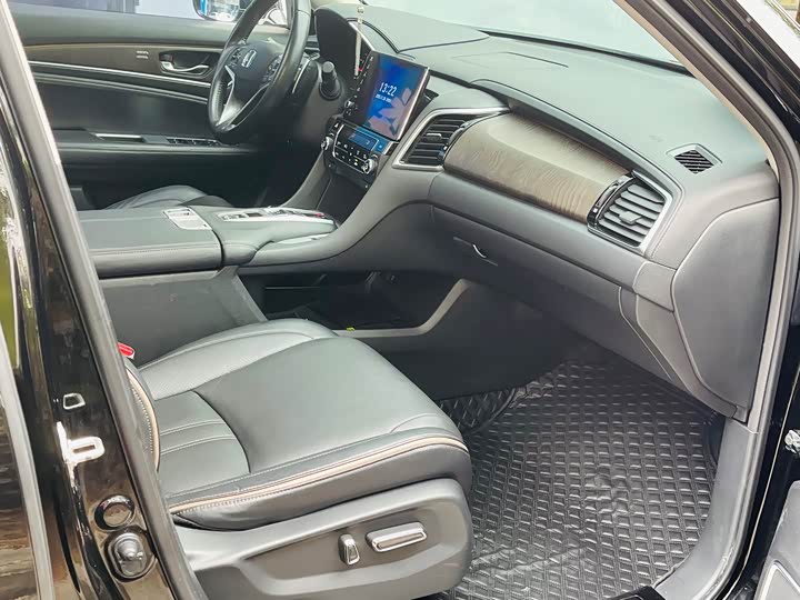 Фото 10 - Honda Avancier