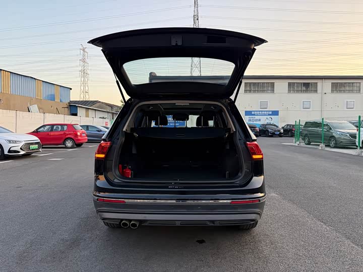 Фото 29 - Volkswagen Tiguan L Pro