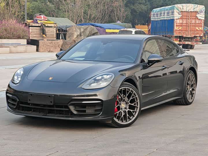 Фото 1 - Porsche Panamera