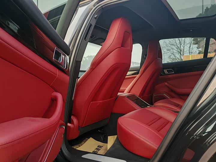 Фото 10 - Porsche Panamera