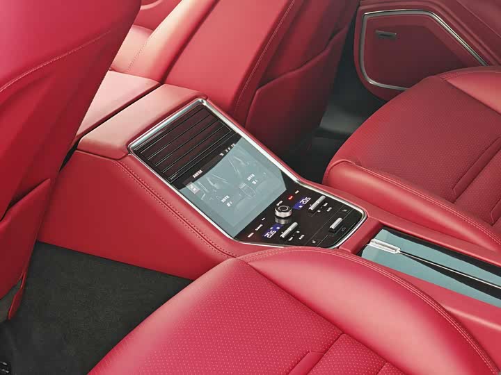 Фото 11 - Porsche Panamera