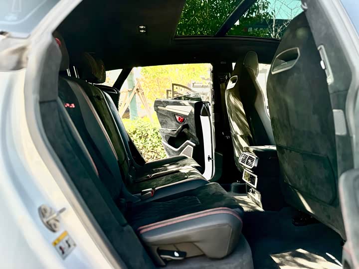 Фото 17 - Lamborghini Urus