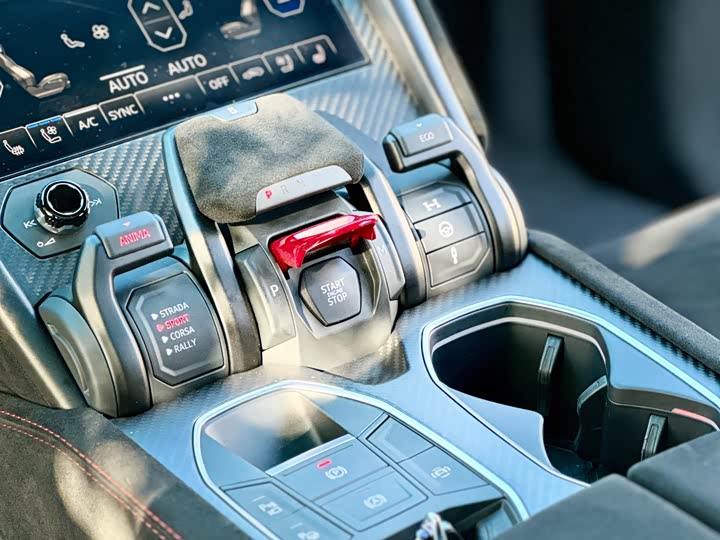 Фото 24 - Lamborghini Urus