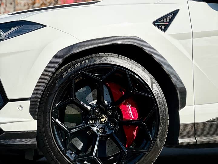 Фото 29 - Lamborghini Urus