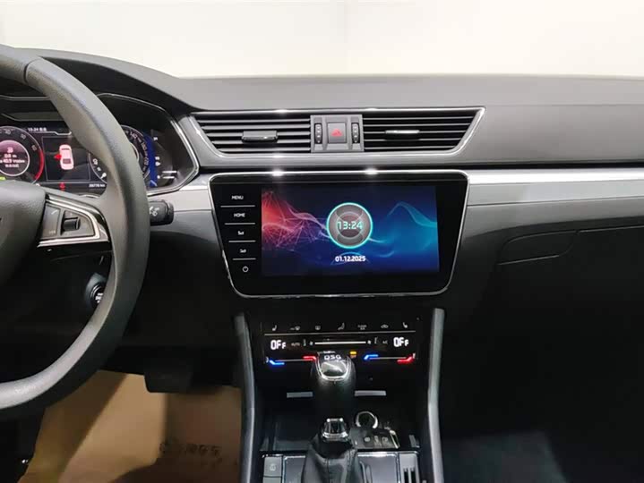 Фото 13 - Skoda Superb