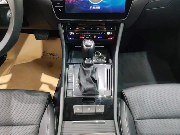 Фото 16 - Skoda Superb