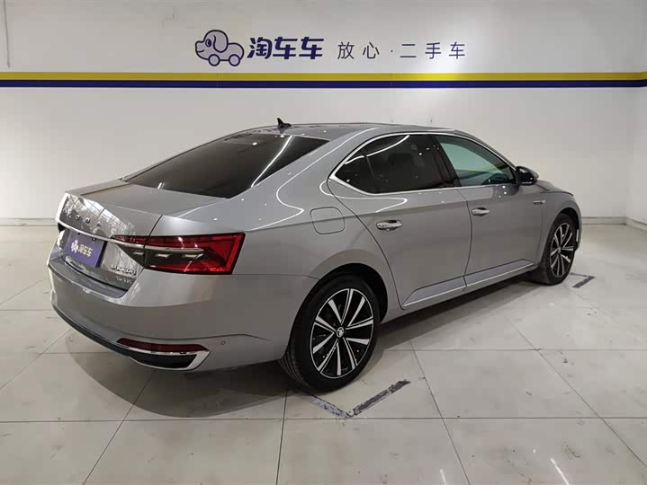 Фото 3 - Skoda Superb