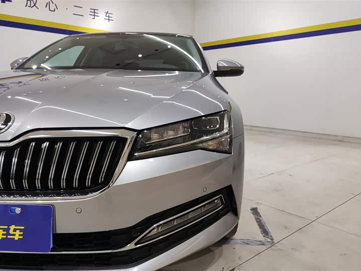 Фото 5 - Skoda Superb