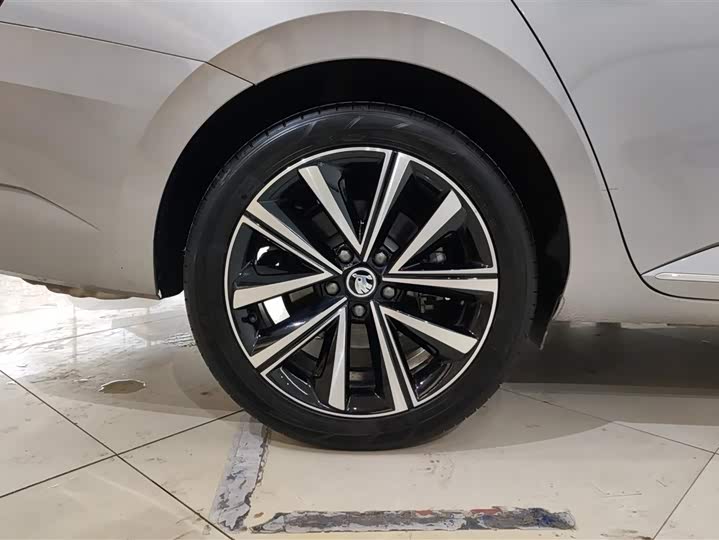 Фото 6 - Skoda Superb