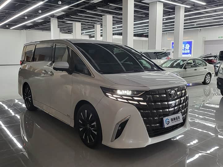 Фото 3 - Toyota Alphard