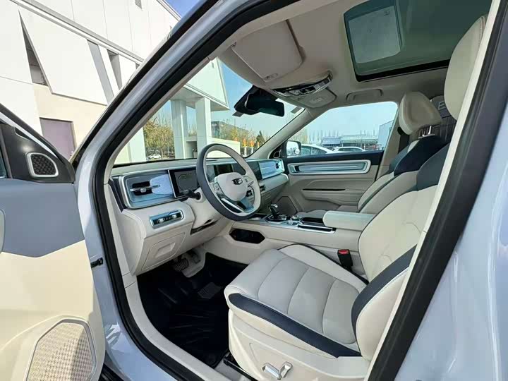 Фото 4 - Geely Icon