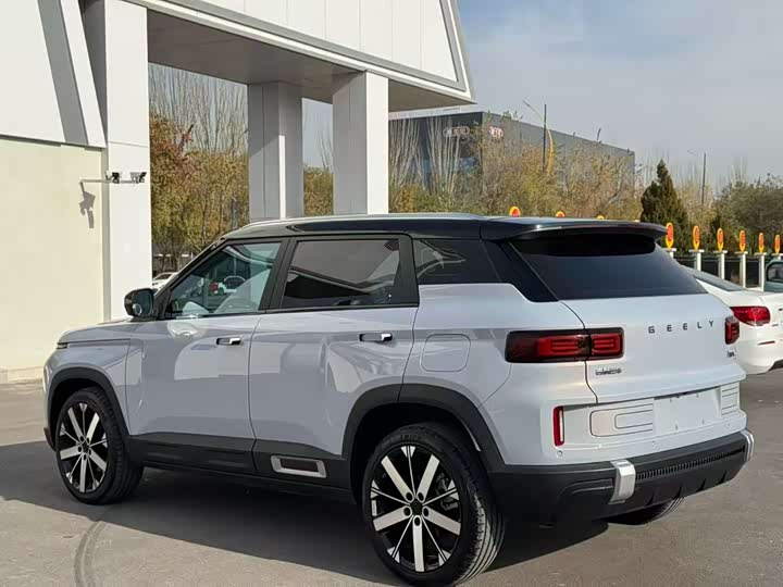 Фото 9 - Geely Icon