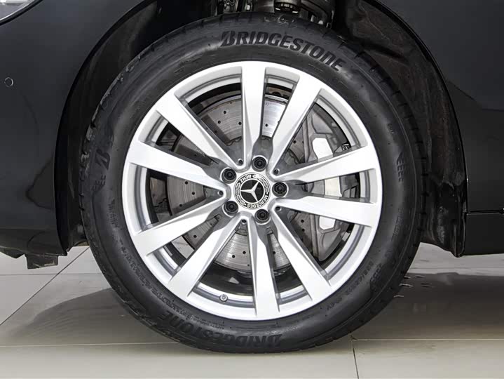 Фото 11 - Mercedes-Benz S-Class