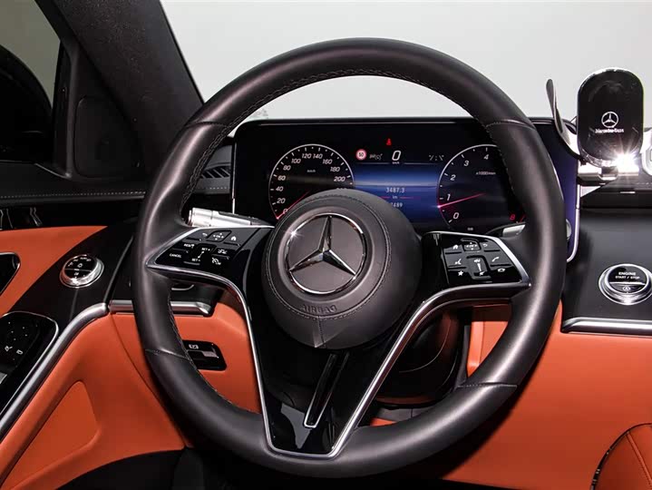 Фото 14 - Mercedes-Benz S-Class