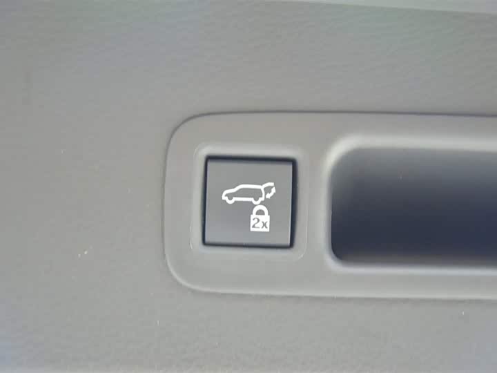 Фото 13 - Toyota Granvia