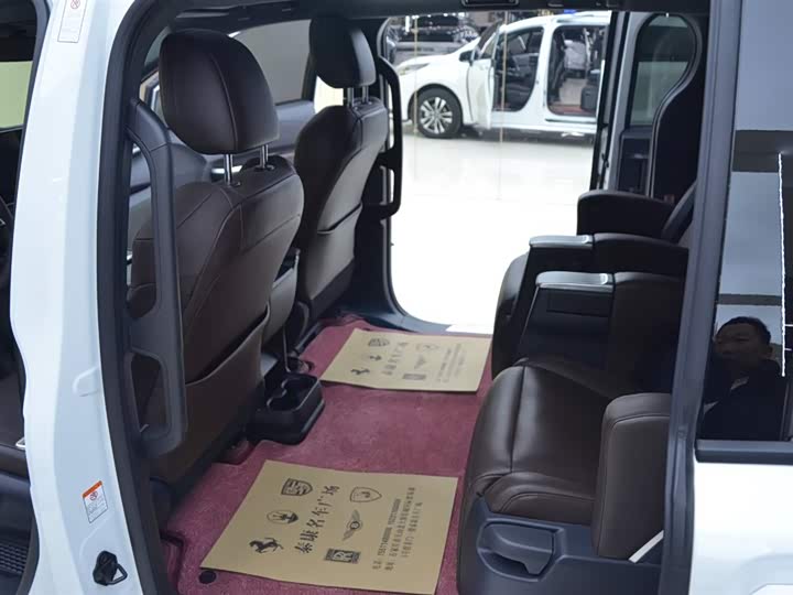 Фото 5 - Toyota Granvia