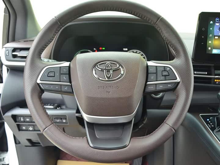Фото 7 - Toyota Granvia