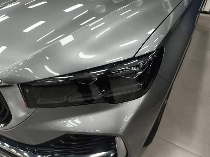 Фото 24 - Geely Monjaro