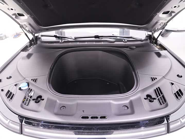 Фото 16 - XPeng P7