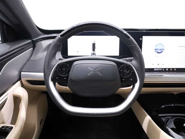 Фото 23 - XPeng P7