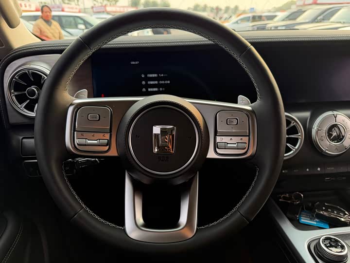 Фото 11 - Tank 300