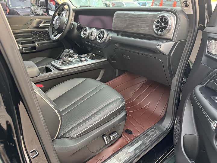 Фото 15 - Tank 300