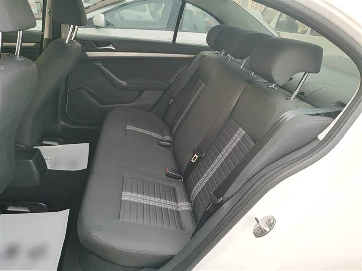 Фото 17 - Volkswagen Lavida