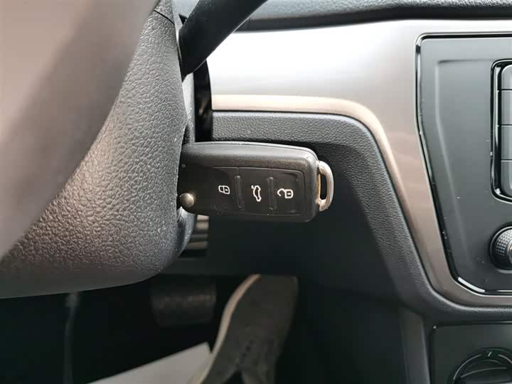 Фото 9 - Volkswagen Lavida