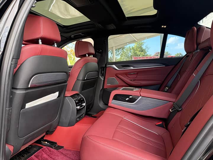 Фото 10 - BMW 5 Series