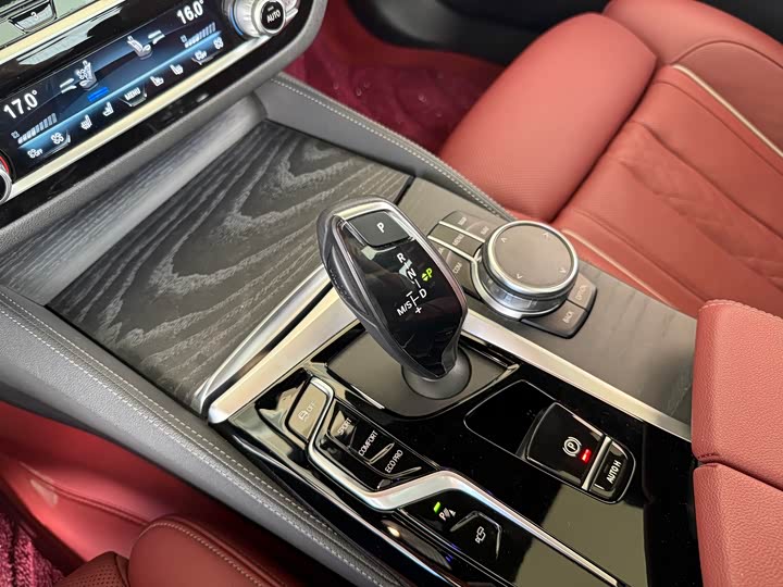 Фото 19 - BMW 5 Series