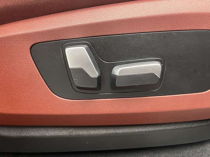 Фото 15 - BMW X5