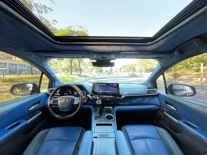 Фото 5 - Toyota Sienna