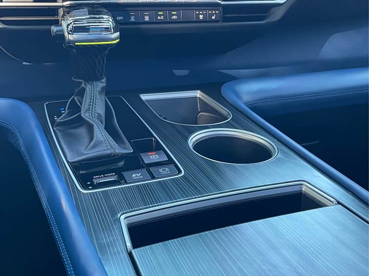 Фото 8 - Toyota Sienna