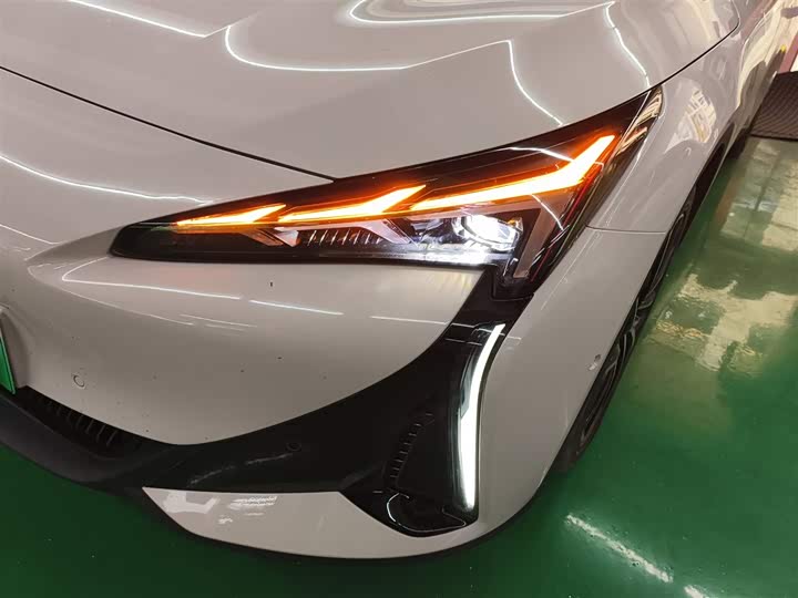 Фото 15 - BAIC Arcfox Alpha S5