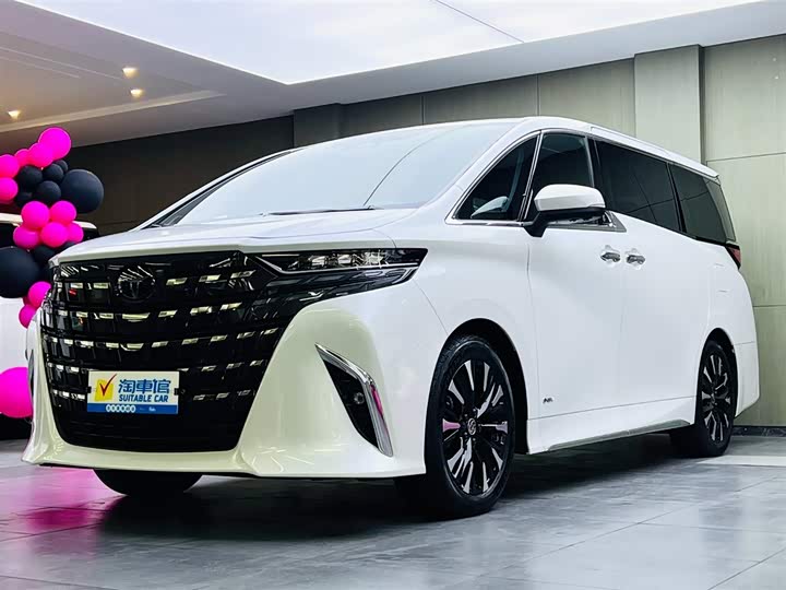 Фото 1 - Toyota Alphard
