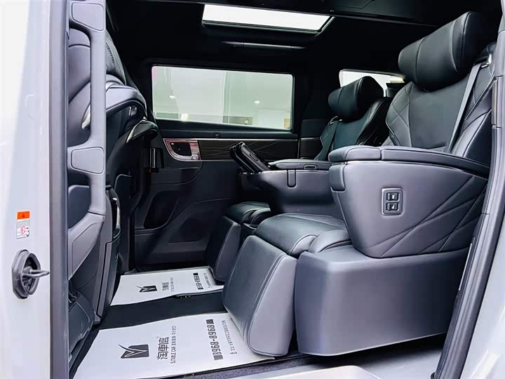 Фото 15 - Toyota Alphard