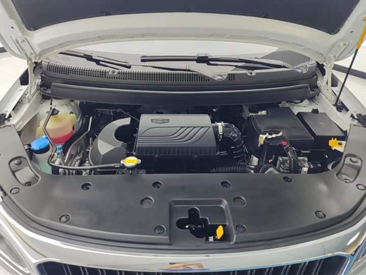 Фото 10 - Geely Vision X3