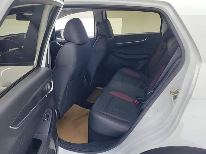 Фото 11 - Geely Vision X3