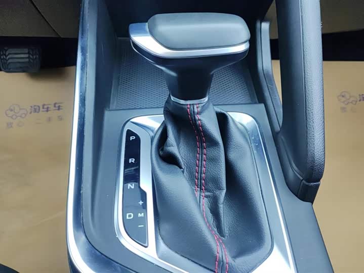 Фото 16 - Geely Vision X3