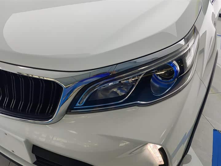 Фото 5 - Geely Vision X3