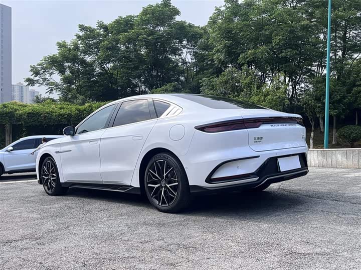 Фото 22 - BYD Han