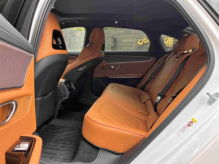 Фото 6 - BYD Han