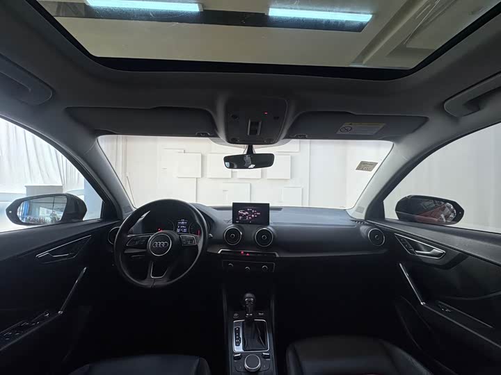 Photo 15 - Audi Q2L