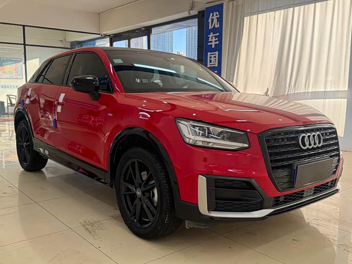 Photo 3 - Audi Q2L