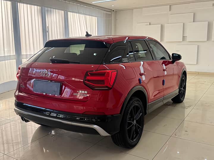 Photo 6 - Audi Q2L