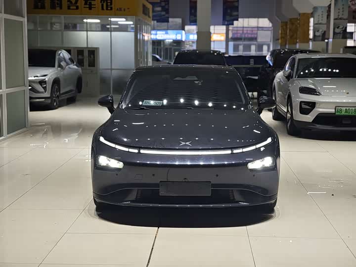 Фото 2 - XPeng P7