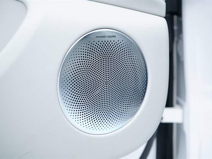 Фото 2 - Luxeed S7