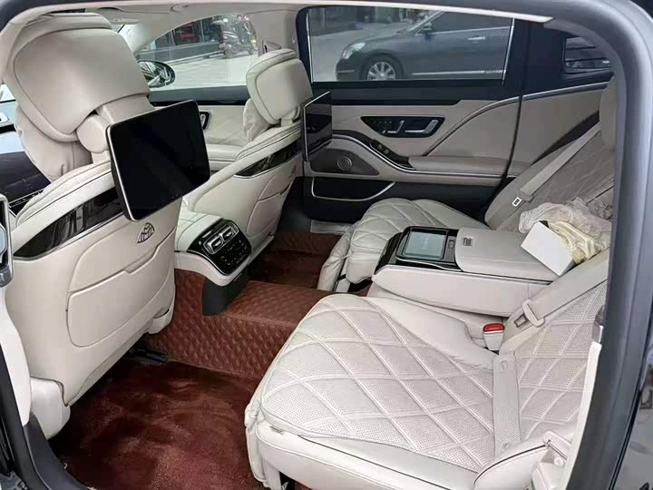 Фото 6 - Mercedes-Benz Maybach S-Class