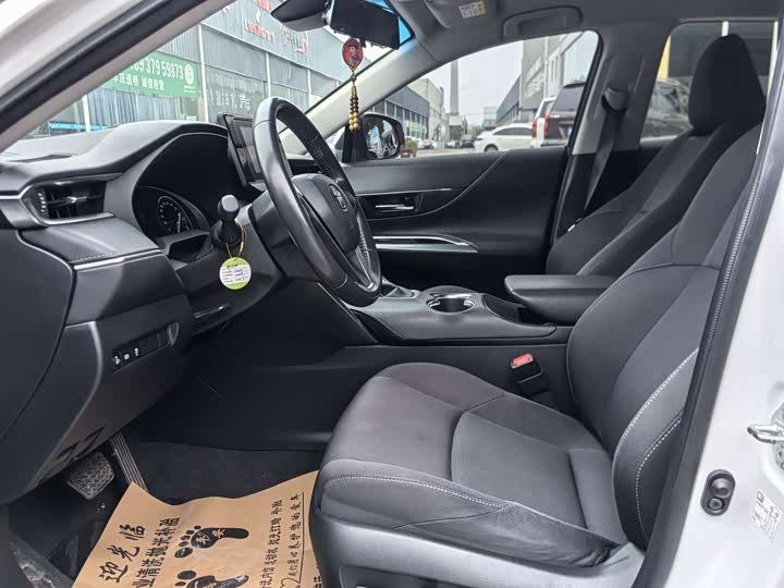 Фото 10 - Toyota Harrier